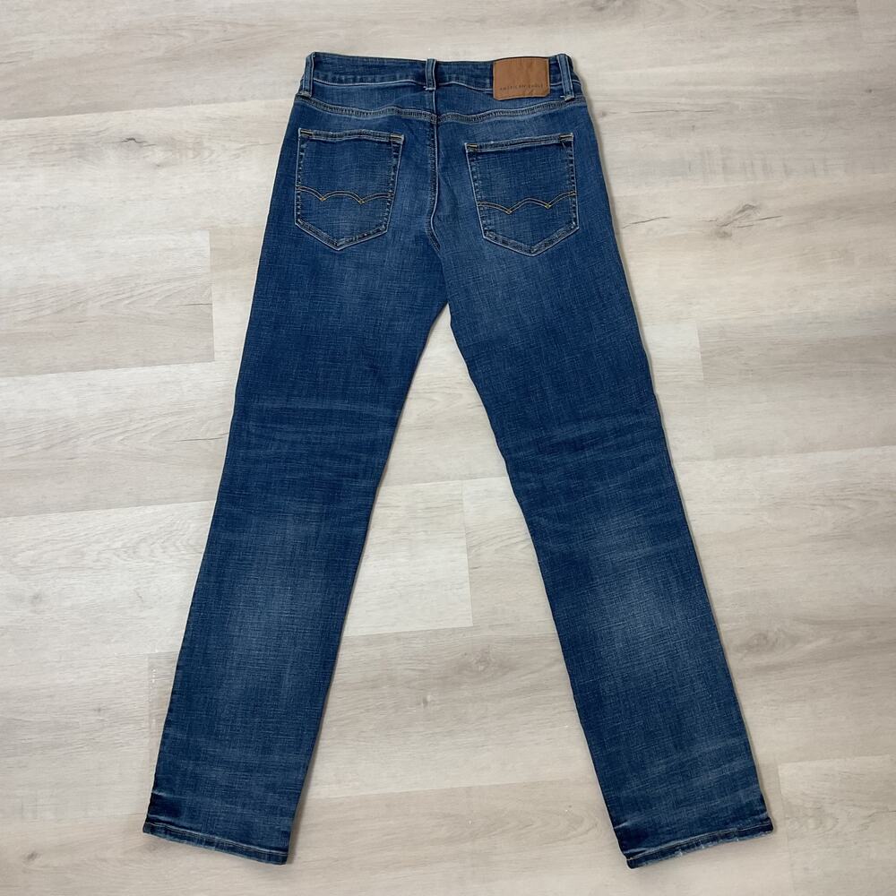 American Eagle Next Level Original Straight Fit Dark Wash Mid Rise Size 30 x 32 - Picture 4 of 13